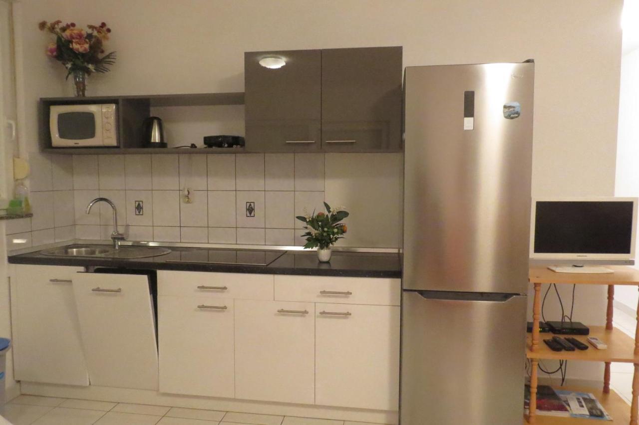 Apartamento Modra Kuca Mandre Exterior foto