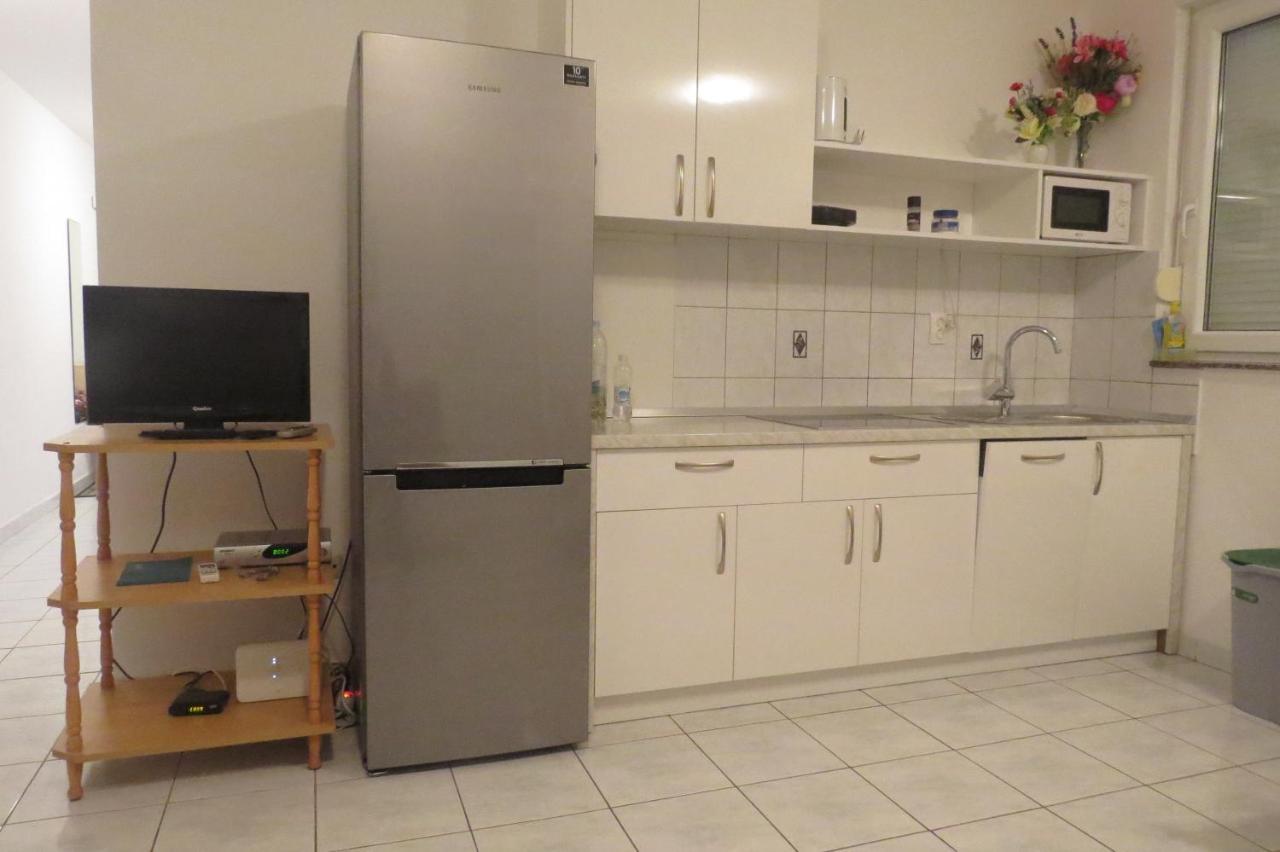 Apartamento Modra Kuca Mandre Exterior foto