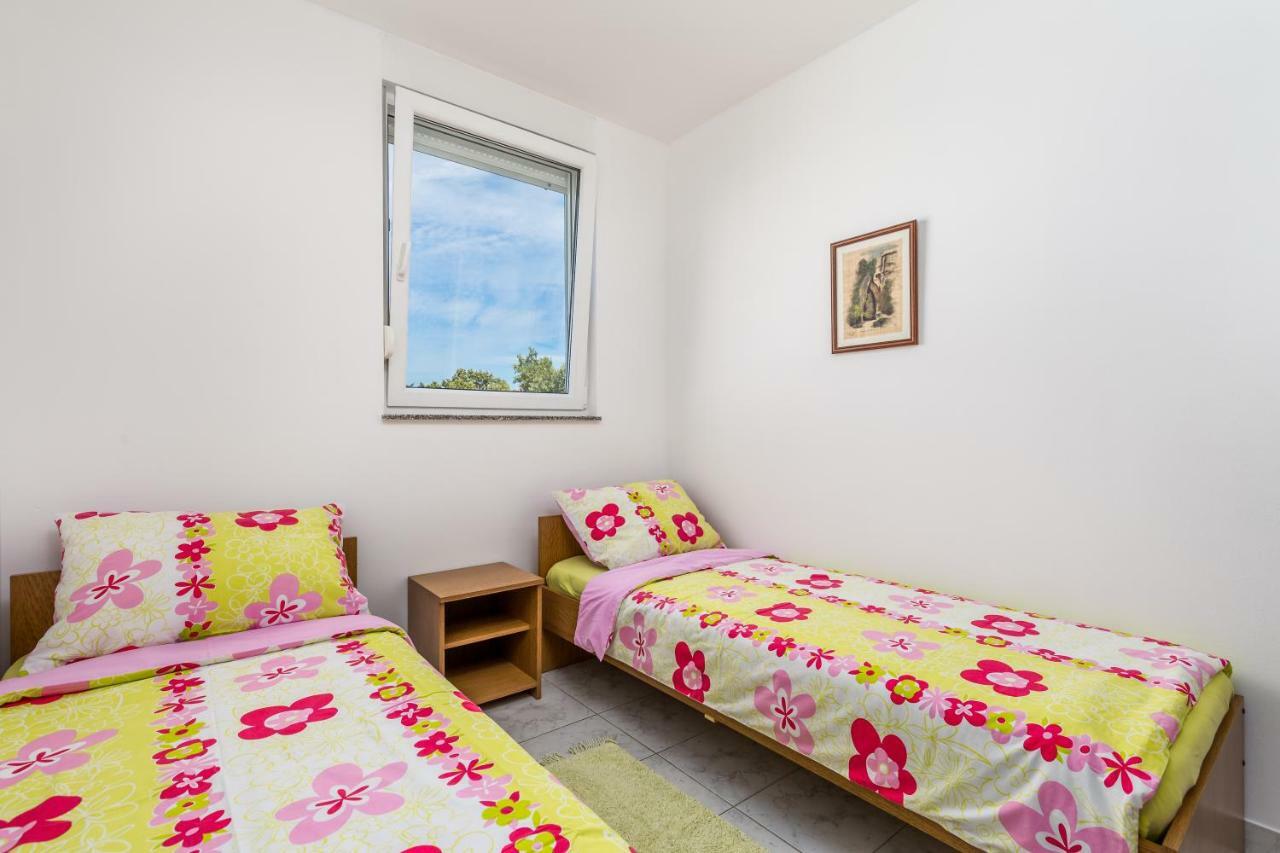 Apartamento Modra Kuca Mandre Exterior foto